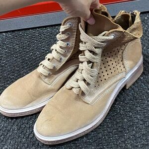 Dolce Vita Tan Brown Booties Combat Boots